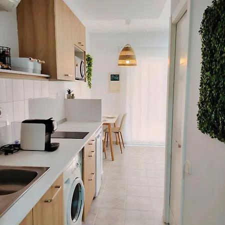 Apartment Junto A La Playa En *